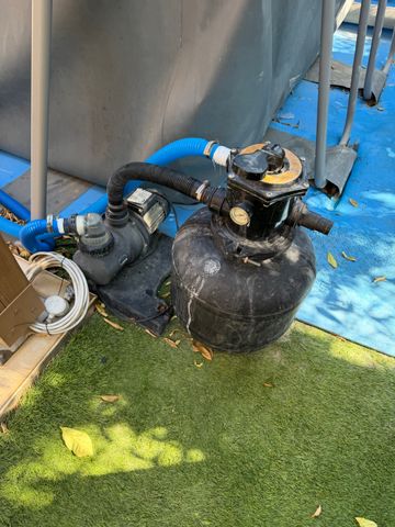 בריכת שחיה