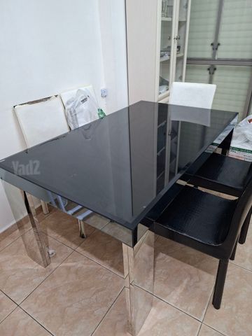 שולחן