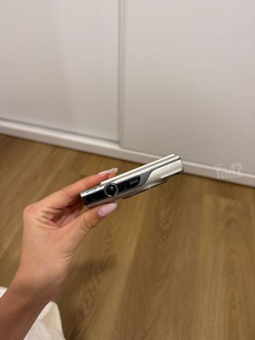 Canon IXY 650