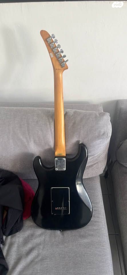 Epiphone S310 guitar