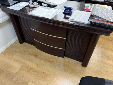 שולחן משרדי