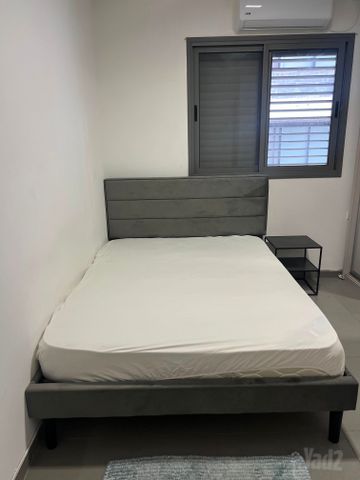 מיטה זוגית 1.40*1.90