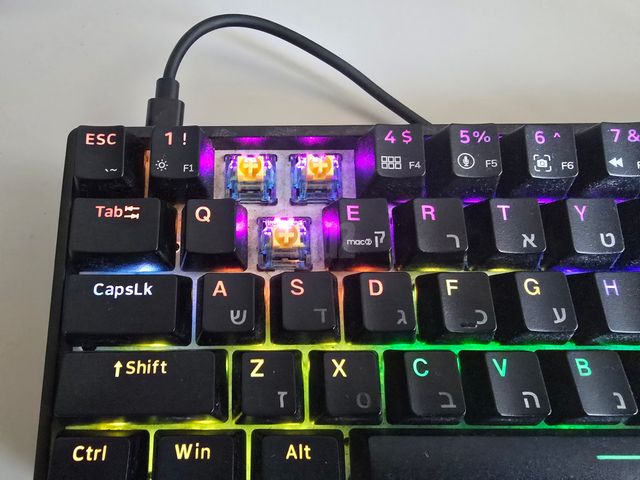 מקלדת skyloong sk61 rgb