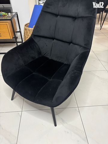 כורסא שחורה