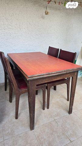 שולחן