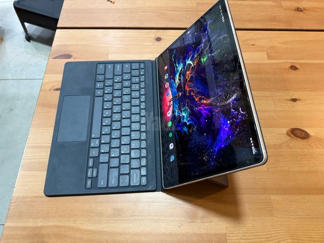 Samsung Tab S9+ עם מקלדת
