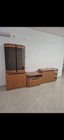מזנון מעץ