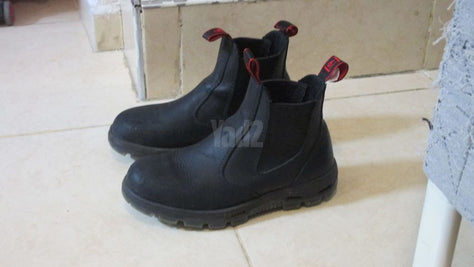 נעלי רדבק