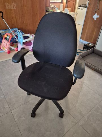 2 כסאות משרד