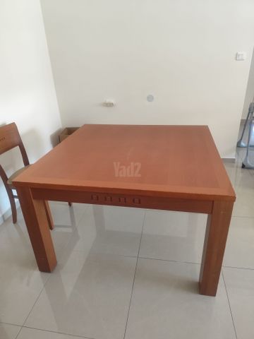 שולחן אוכל