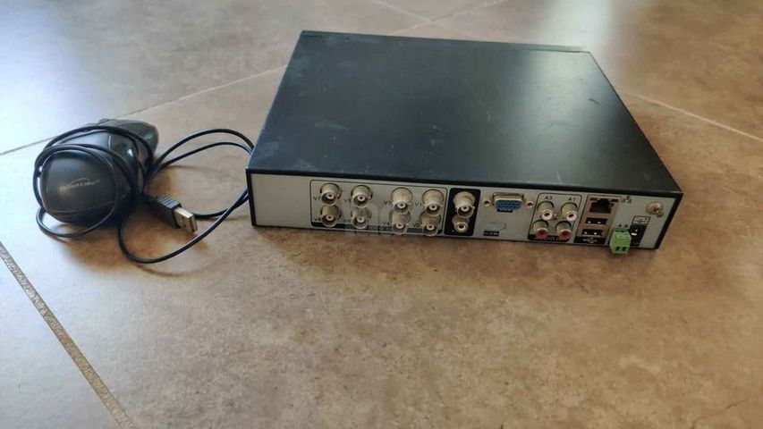 DVR + 7 מצלמות