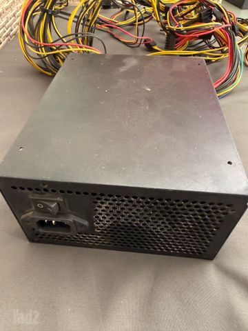 ספק כוח 1650w של Zumax