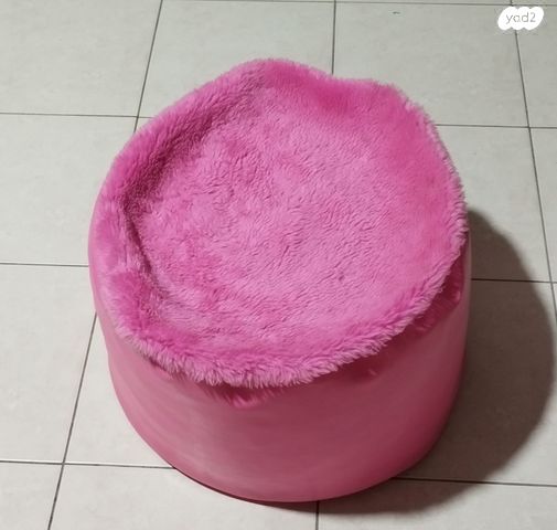 פוף ורוד קטן