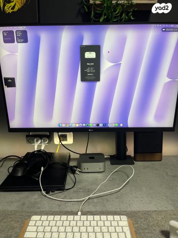 מאק מיני M4+מקלדת אפל+מסךLG 4K