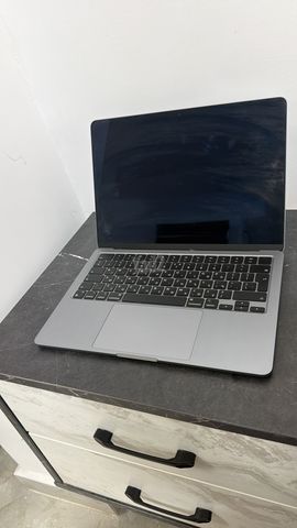 מחשב נייד APPLE