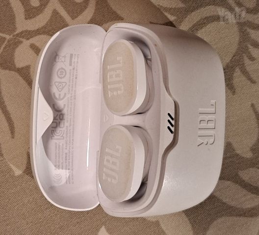 אוזניות JBL