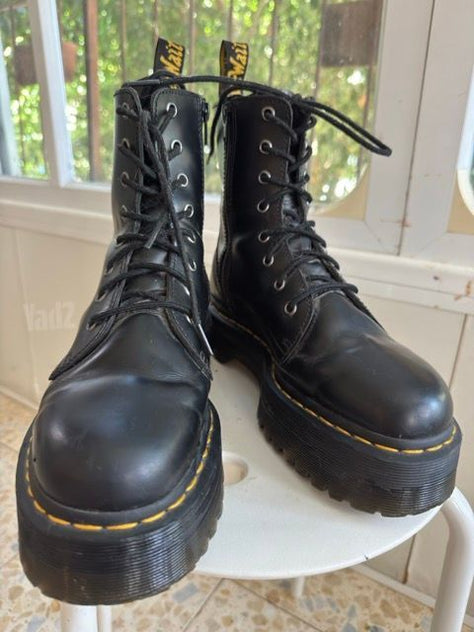 Dr Martens EU 40 platform