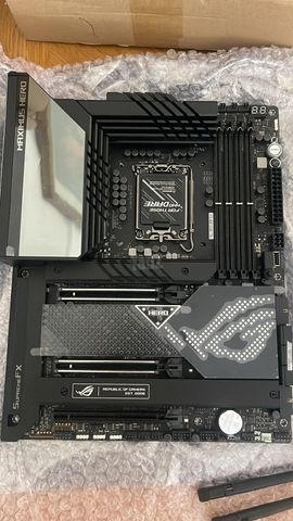 ROG MAXIMUS Z690 HERO