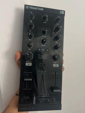 בקר DJ Instruments Traktor