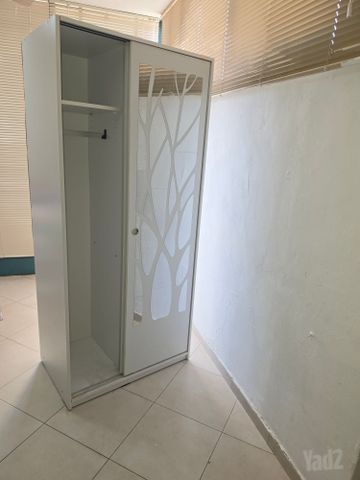 ארון הזזה לבן