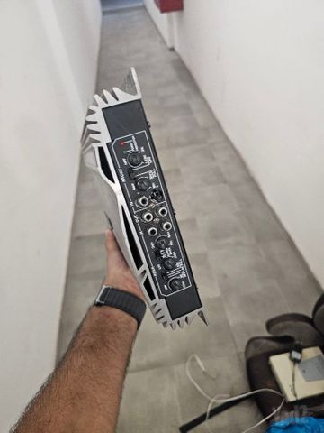 מגבר לרכב