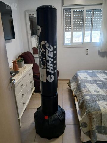 שק איגרוף עומד