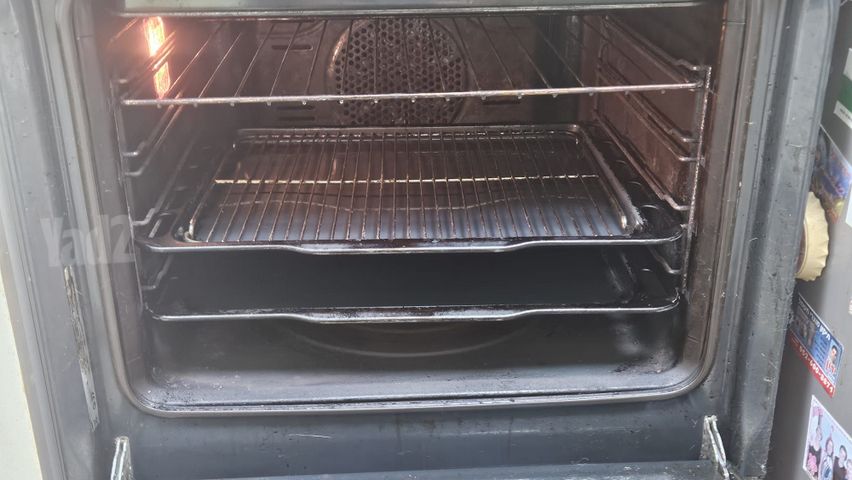 תנור SMEG 60x60