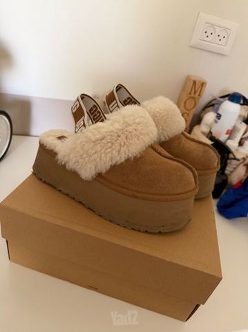 נעלי UGG