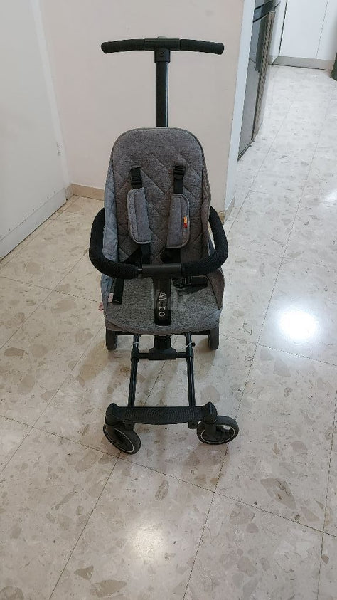 עגלת טיולון קלה