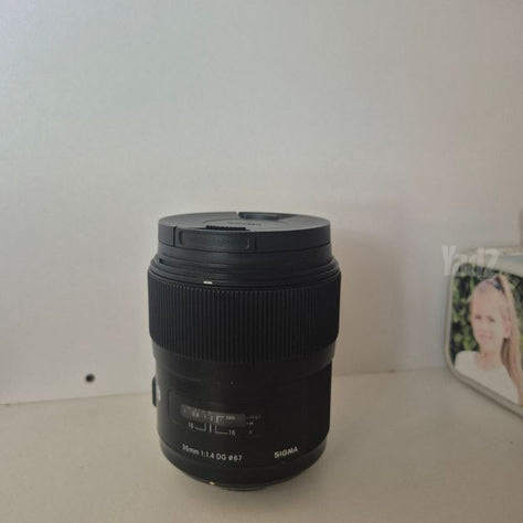 עדשה 35 מ"מ sigma