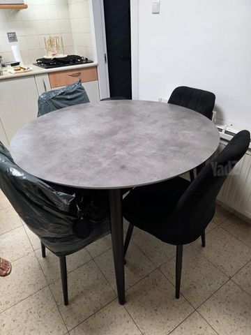 פינת אוכל עגולה