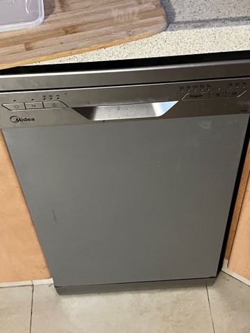 מדיח כלים של Midea