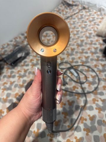 מייבש שיער dyson