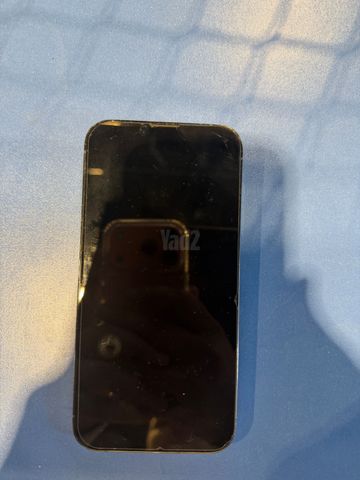 אייפון 16 לבן
