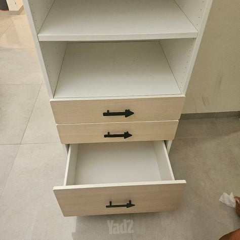 ארון עם מגירות