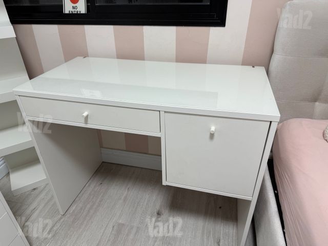 שולחן איפור