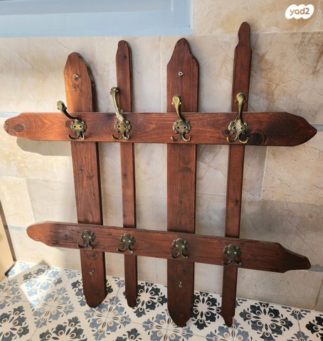 קולב עץ עבודת יד