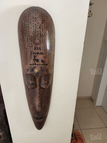 מסכות / פסלי עץ
