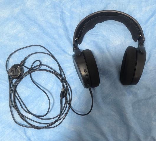 אוזניות steelseries arctis 3