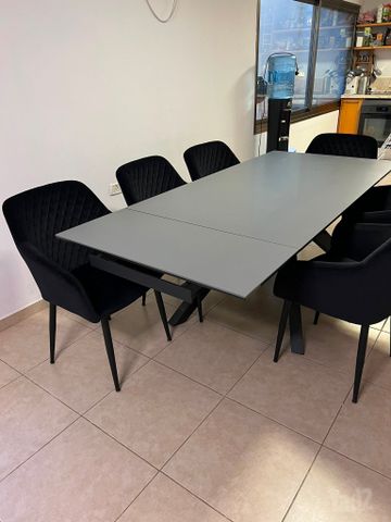 שולחן אוכל חדש