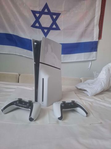 Ps5 slim+2שלטים