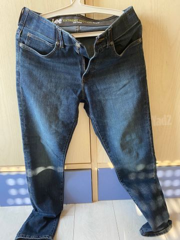 ג'ינס של AMERICAN EAGLE
