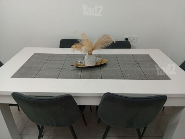 שולחן אוכל