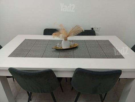 שולחן אוכל