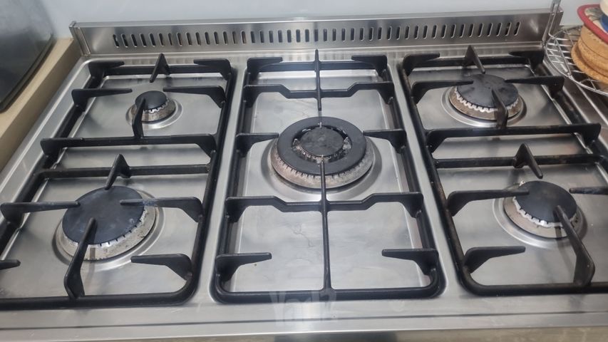 תנור עם כיריים