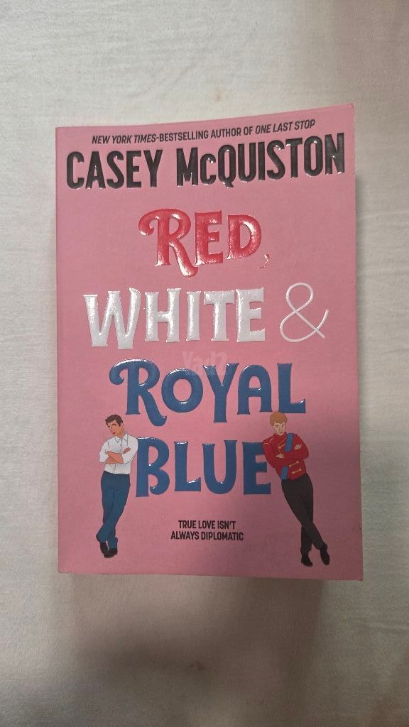 ספר red white & royal blue