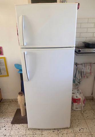 מקרר Amcor 220 ליטר