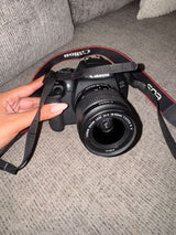 מצלמת canon 2000D