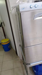 מדיח תעשייתי