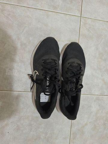 נעלי ספורט nike